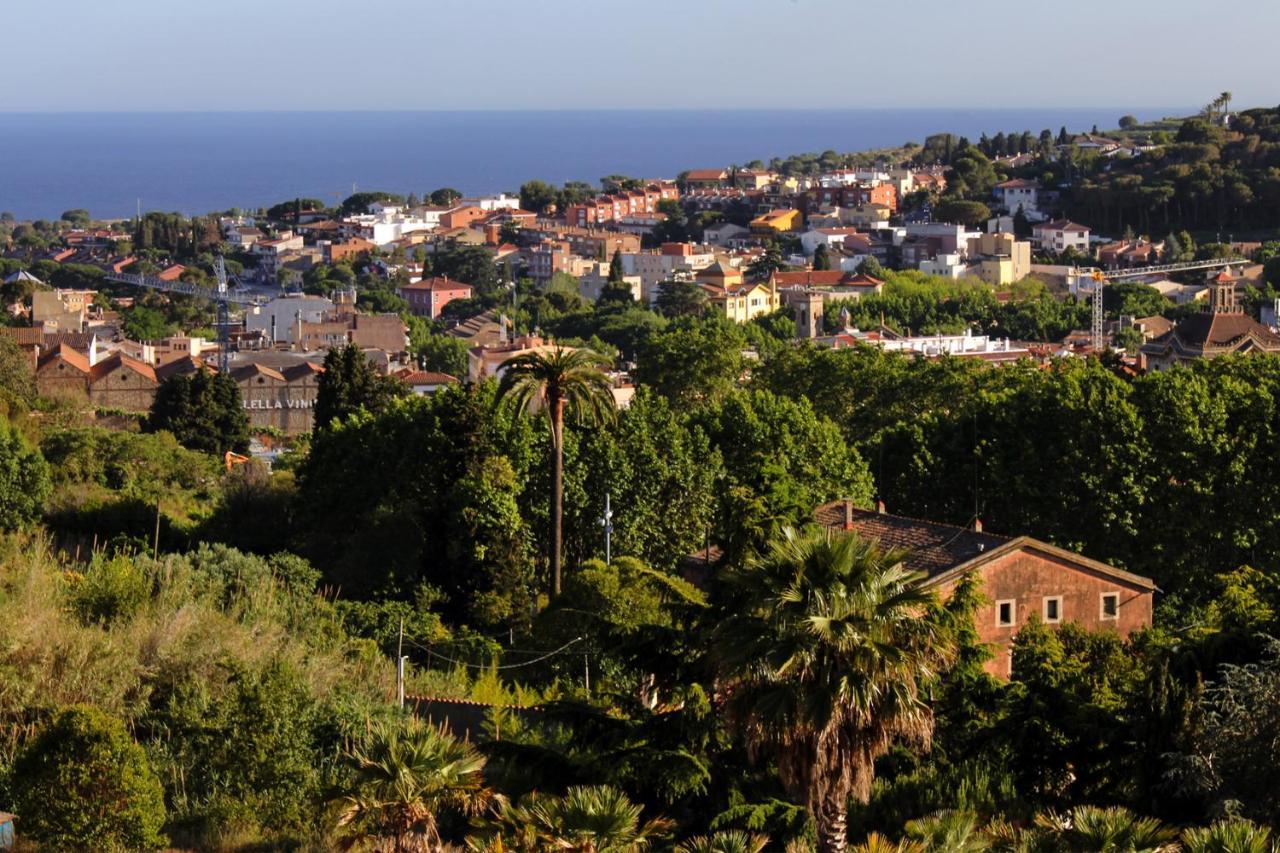 Can Rovira - Stunning Neoclassical Mansion, Just 20 Min Drive From Barcelona City Center, Ideal For Groups And Families 阿雷亚 外观 照片